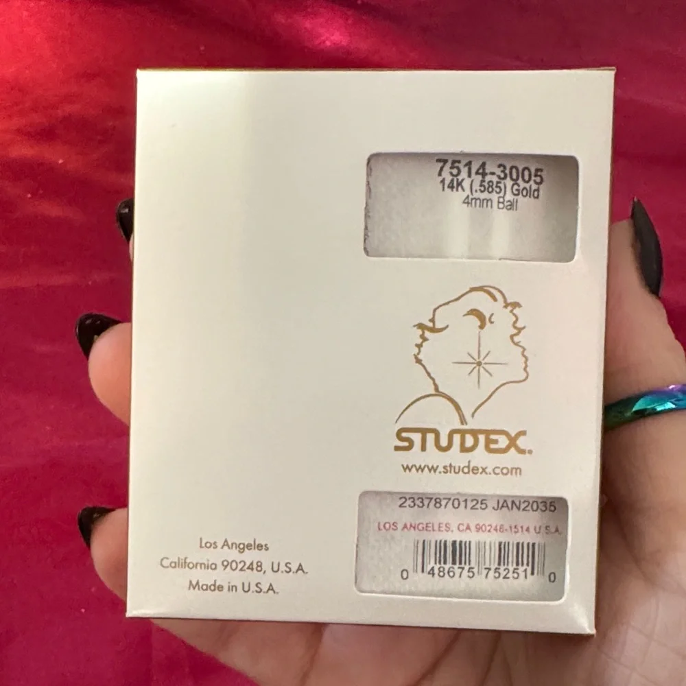 Studex System75 Ear Piercing Earrings - Picture 3 of 3